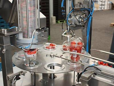 Koppert-machines-cup-filler-snack-tomato