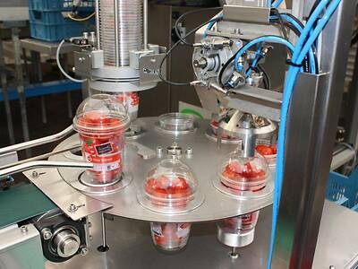 Koppert-machines-cup-filler-snacktomato