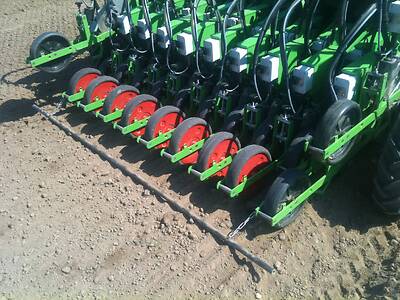 Koppert-machines-trailed-precision-sowing-machine-radish-lettuce