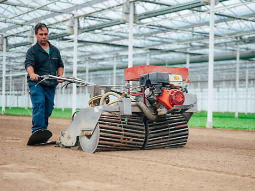 Koppert-machines-sowing-radish-lettuce