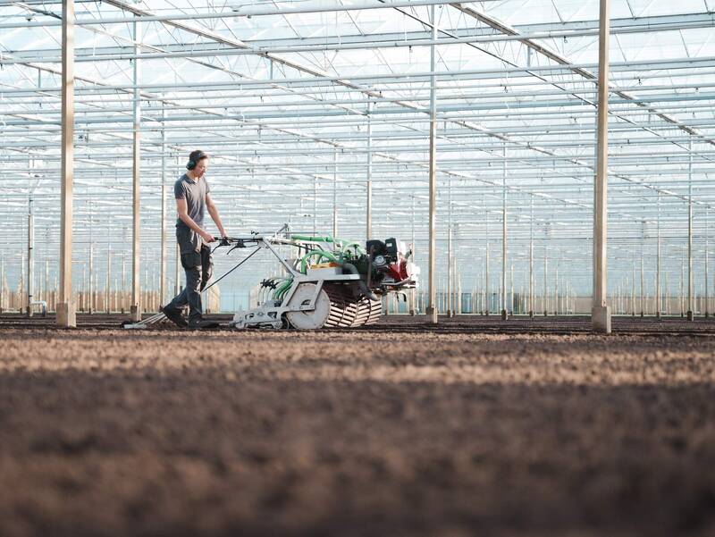 Koppert-machines-sponge-and-brush-seeders